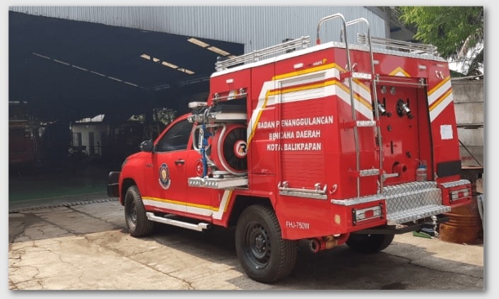 firefighting jeep manufacturer